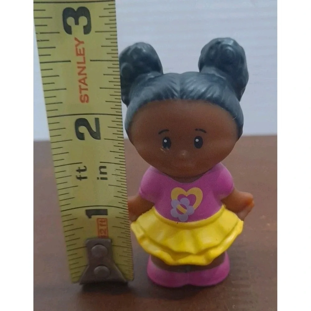 Fisher Price Little People African American Tessa Pink Shirt Yellow Skirt 2012